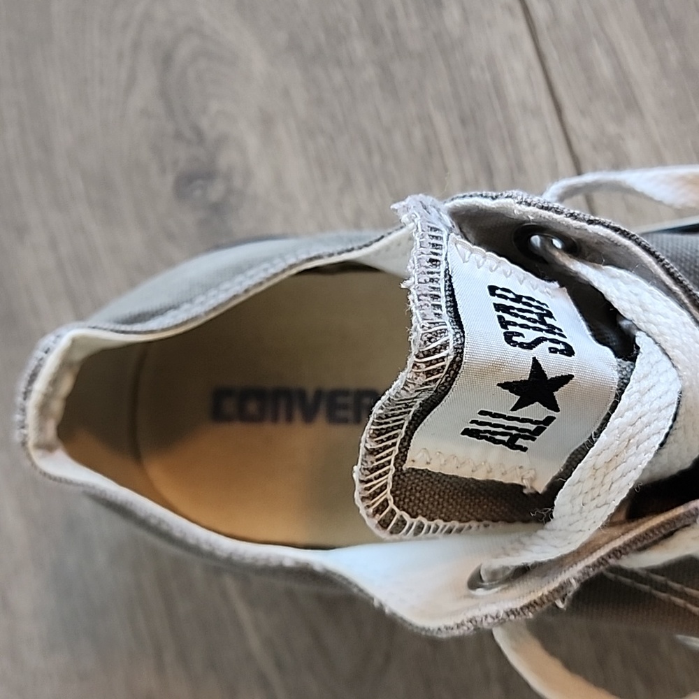 Converse - Picture 2 of 4